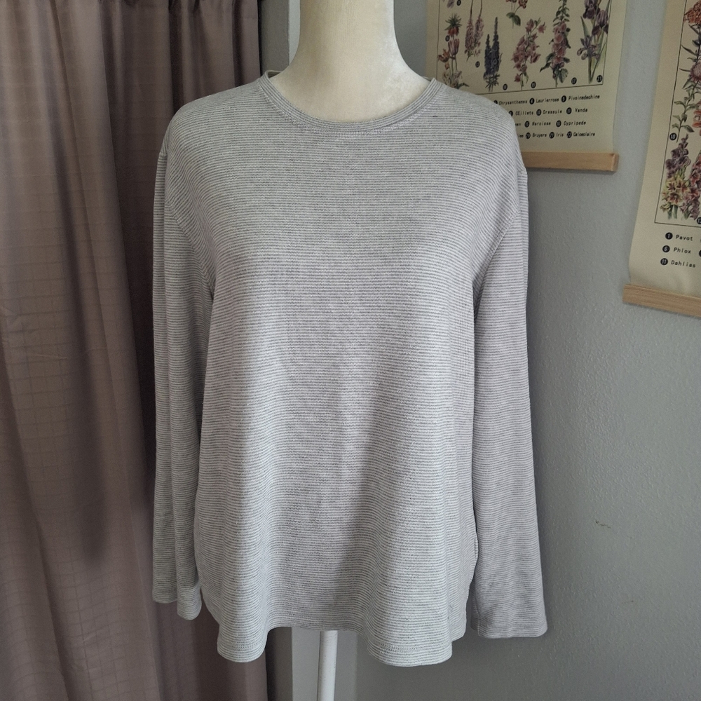 Orvis Long Sleeve Shirt White with Gray Pinstripes Size Medium
